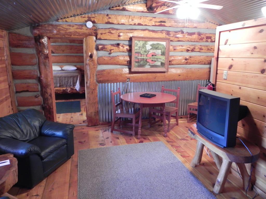 Apache Village Cabins Руідозо Номер фото