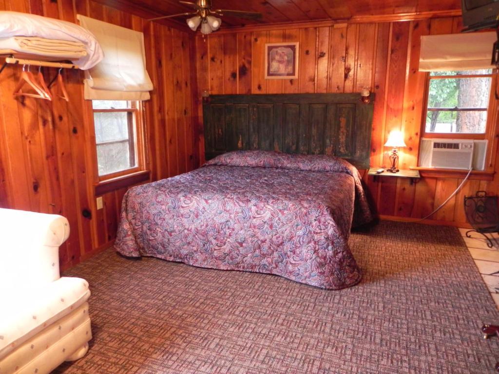 Apache Village Cabins Руідозо Номер фото